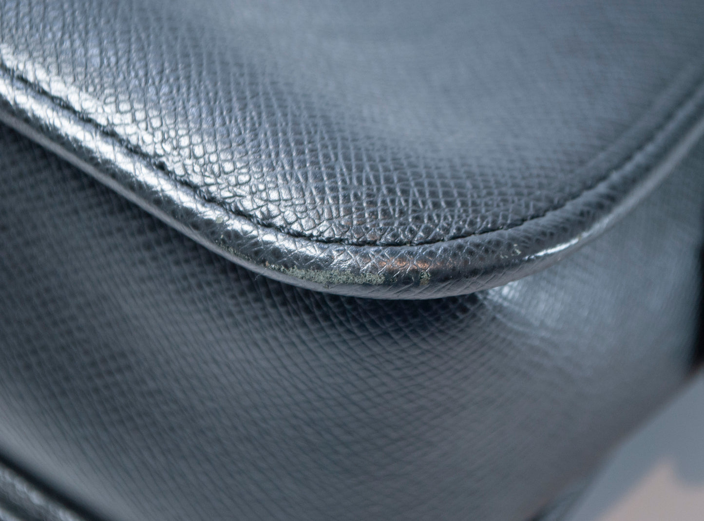 Louis Vuitton Men's Shoulder Flap bag Black