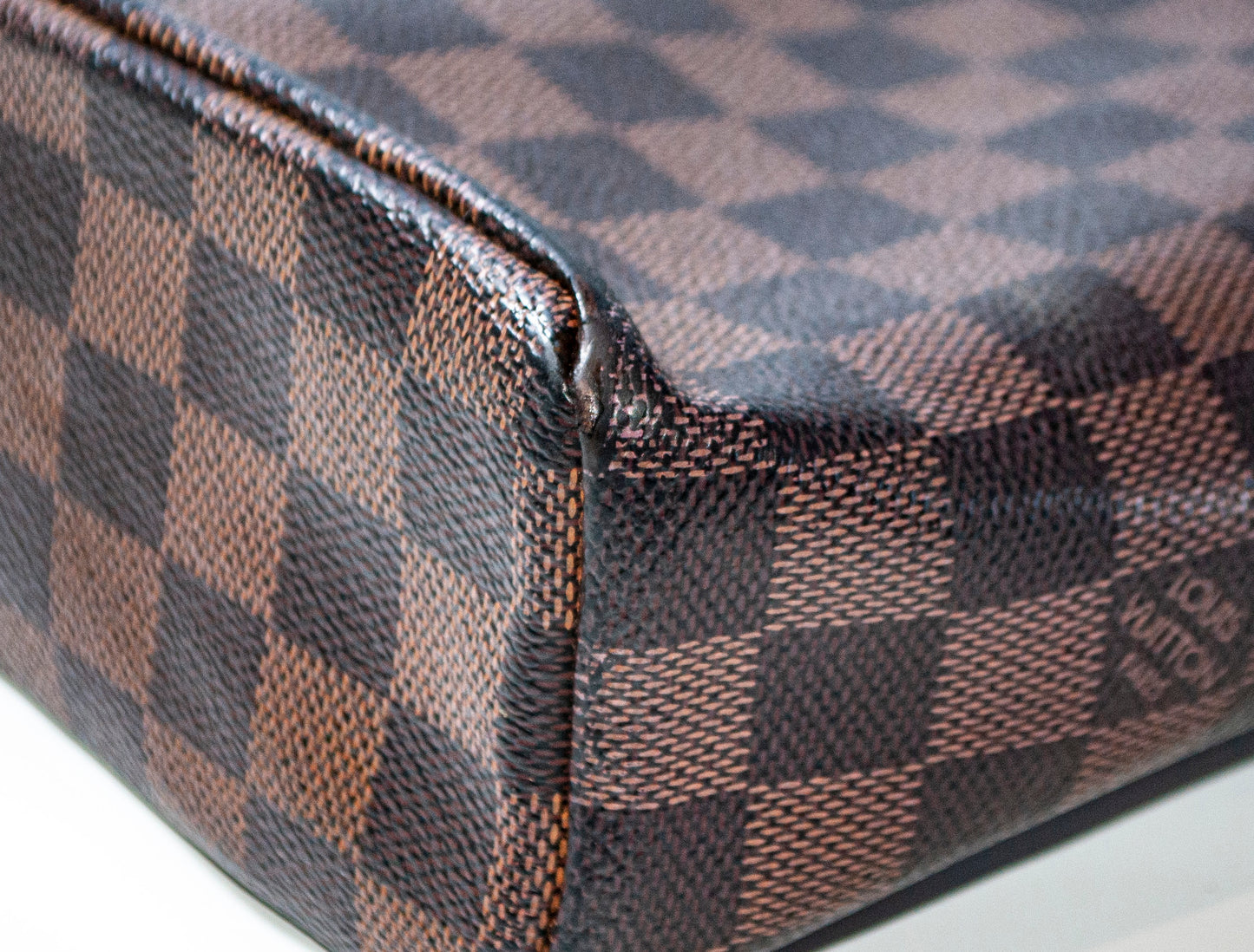 Louis Vuitton Men's Damier Ebene Canvas Messenger Bag