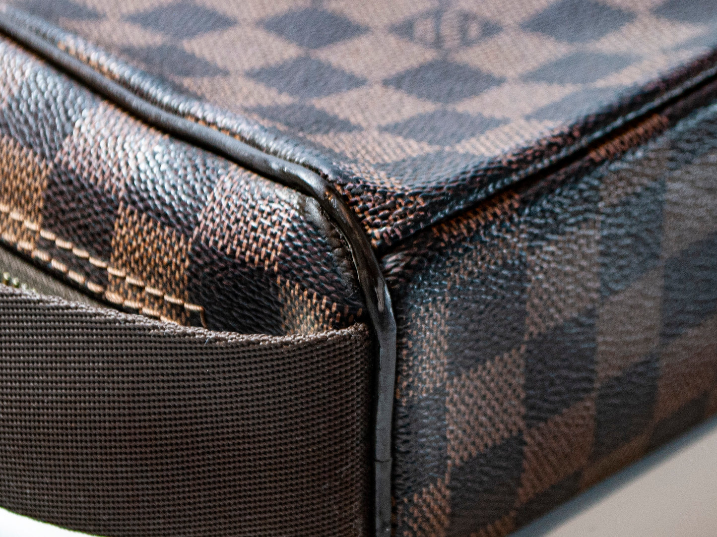 Louis Vuitton Men's Damier Ebene Canvas Messenger Bag