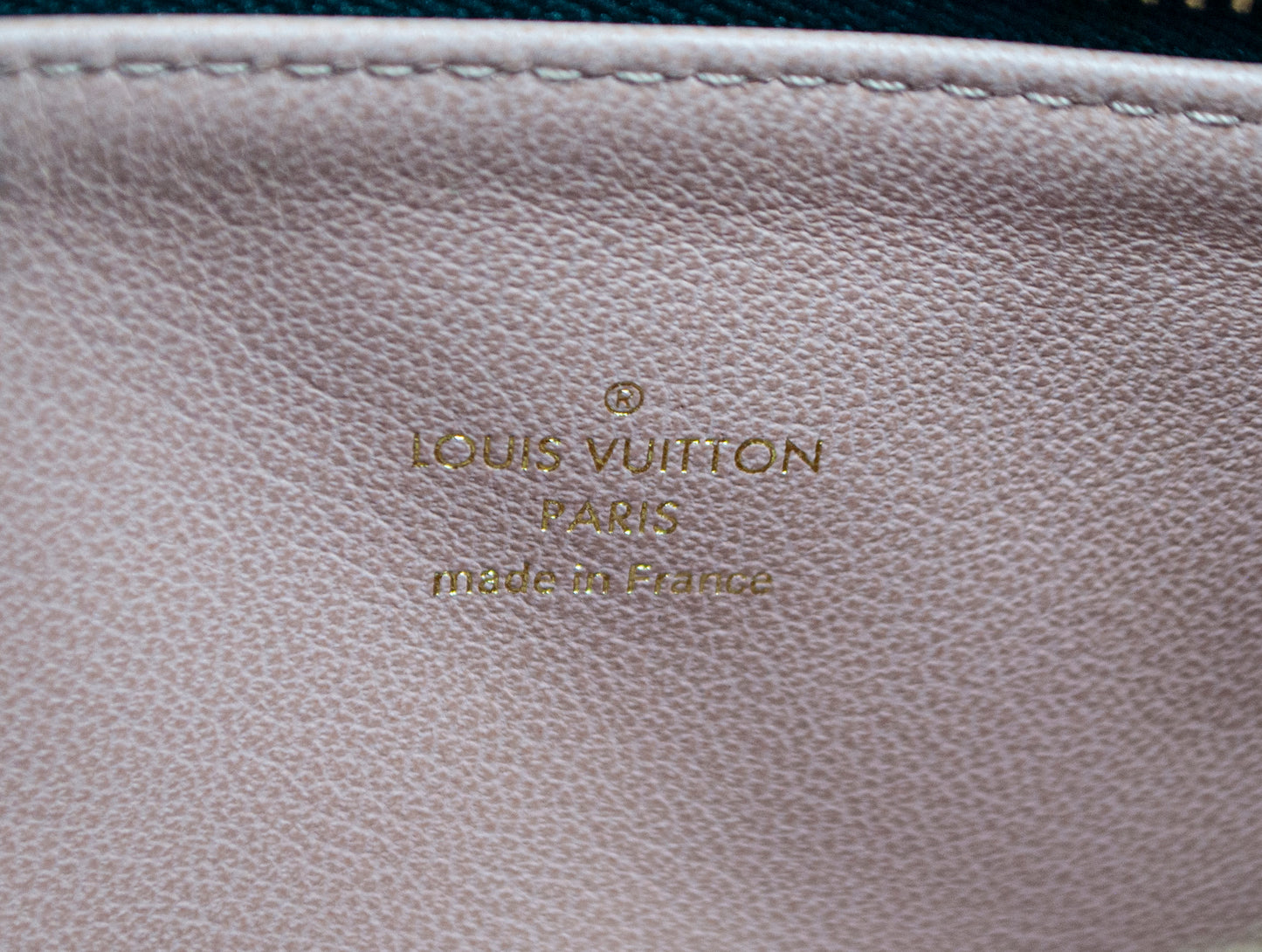 Louis Vuitton Coussin PM Black